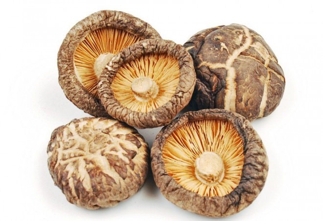 6-loai-rau-re-va-phong-chong-ung-thu